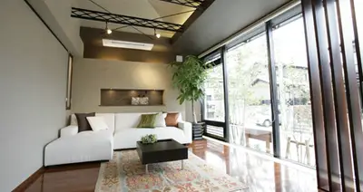 １階と２階で大きく違う外観