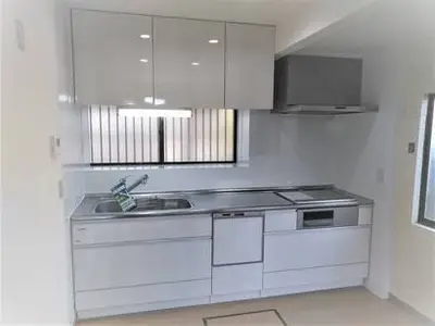 明るく開放感のあるキッチン