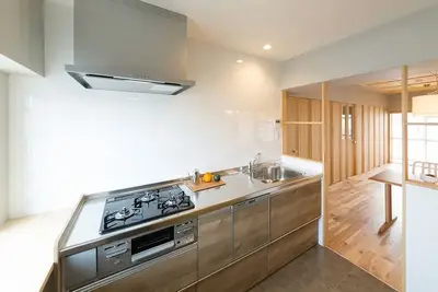 自然素材をふんだんに使って明るくフルリノベーション！