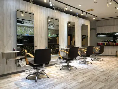 明るい内装に一新!美容院改修工事