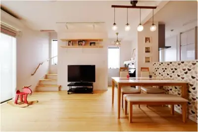 遊び心のあるシンプルモダンの住まいに