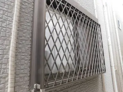 雨戸シャッターの外側に防犯柵をつけたい