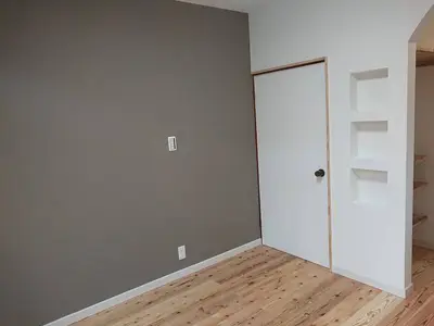 『天然素材にこだわった洋間改修工事』