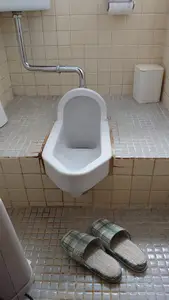 和式トイレから洋式トイレに変更！クロスも床材も新しく！