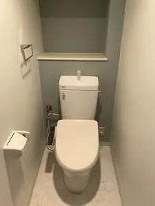 入居前の全体的なリフォームと明るいキッチン