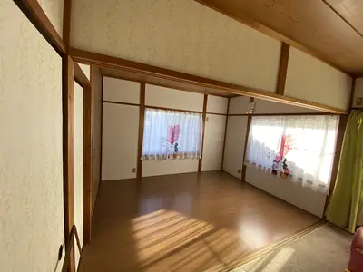 押入からクローゼット、フローリングへのイメージチェンジ