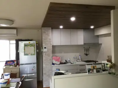 動線上のキッチンを使いやすくスッキリと