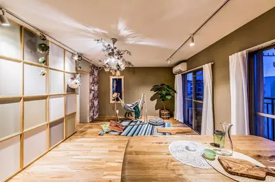 STAY HOMEの中、家の中を森に見立てた空間