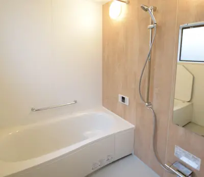 開放的なLDKに梁が見える家