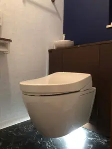 デザインと清掃性を兼ね備えたトイレ空間リフォーム
