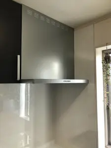 漏水で腐食したキッチンの交換工事