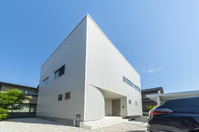 ガルバリウム鋼板で美しさが保てる家