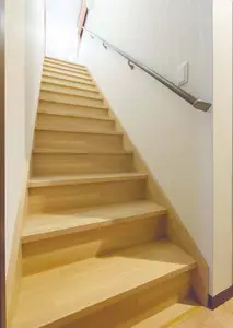 2階を全面リフォーム 急な階段を安心安全な階段に