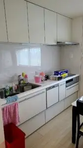 明るく広さを感じられるキッチンにリフォーム