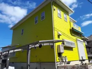 色あせてきた外壁を前と同じ色で塗り替え