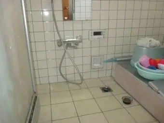 タイルを張り替え・明るい雰囲気の浴室に仕上げ