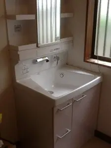 収納力アップ・TOTO「サクア」の洗面化粧台