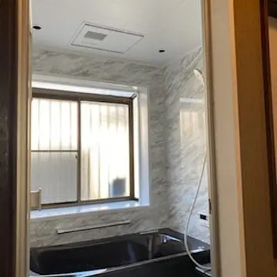 ゴージャスな雰囲気漂う浴室で上質なバスタイム