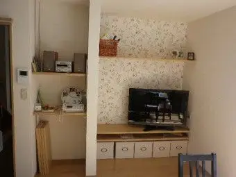 和室から洋室・適切な高さのテレビ台を造作