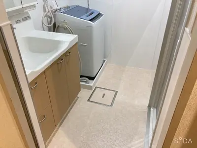 大きな鏡と掃除が楽な理想空間へ!