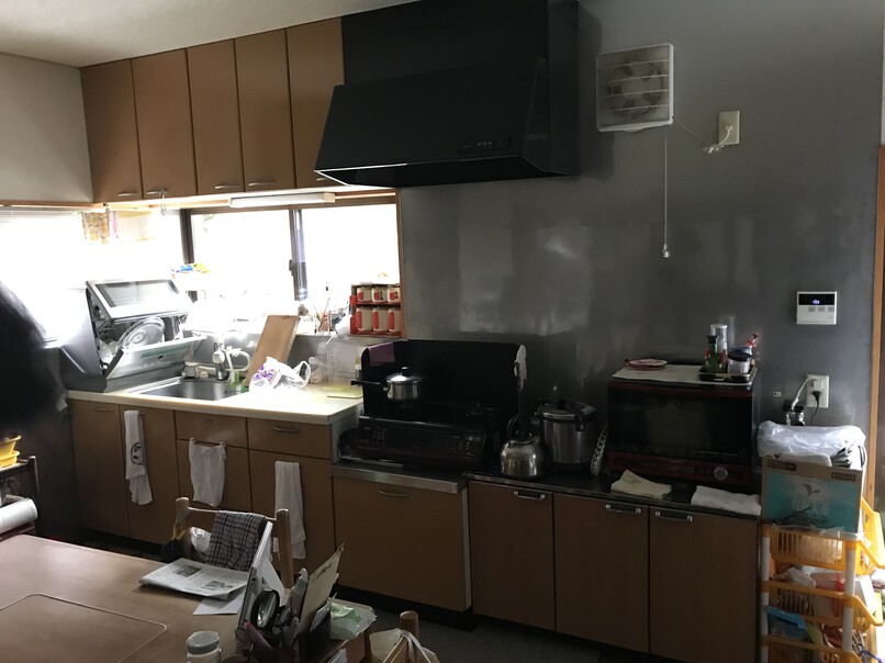 パッと明るいキッチン 可愛いピンクのコンロに変身 リフォーム費用 価格 料金の無料一括見積もり リショップナビ パッと明るいキッチン 可愛いピンクのコンロに変身 リフォーム費用 価格 料金の無料一括見積もり リショップナビ