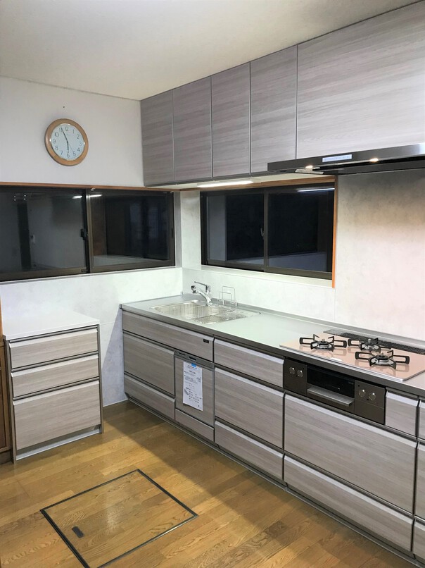 パッと明るいキッチン 可愛いピンクのコンロに変身 リフォーム費用 価格 料金の無料一括見積もり リショップナビ パッと明るいキッチン 可愛いピンクのコンロに変身 リフォーム費用 価格 料金の無料一括見積もり リショップナビ