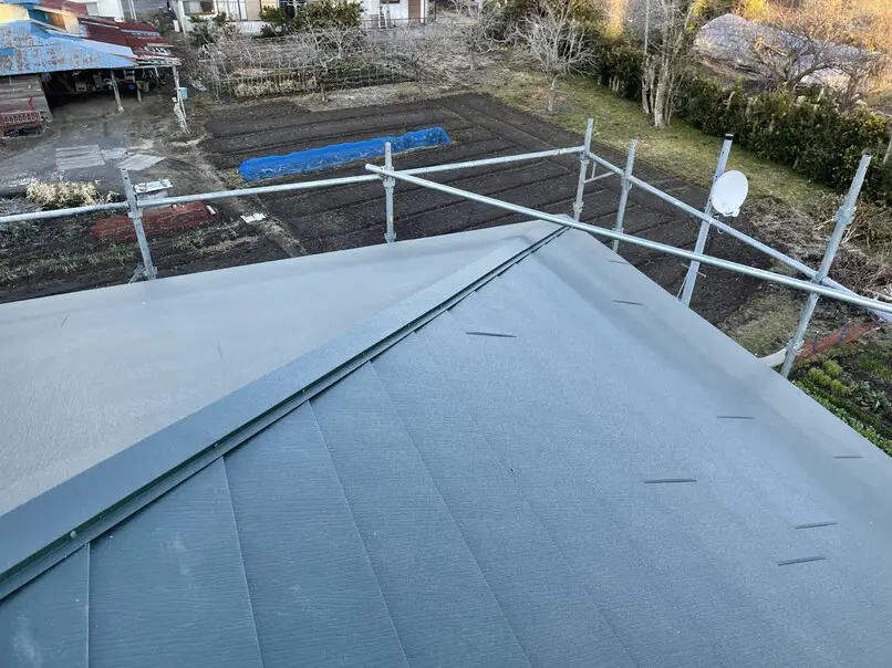 屋根改修工事（カバー工法）