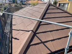 屋根の傷みを葺き替え・塗装も行い補修