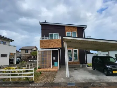 綺麗が長く続くレトロな外壁へ