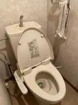 トイレの便器を交換・内装は床のみ貼り替え