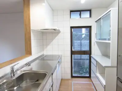 明るくすっきりしたキッチンにリフォーム