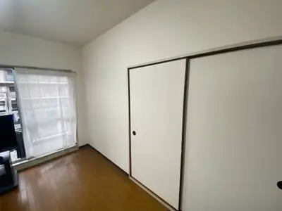 クロス張替えで明るいＬＤＫへ