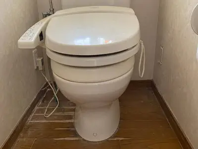 お手入れがしやすいトイレに取り換え