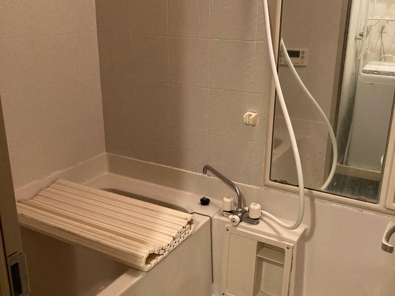 暖かい雰囲気の浴室に施工