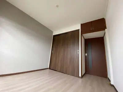 最上階物置和室を洋室の子供部屋へ