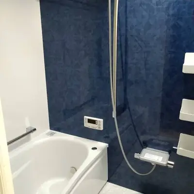 保温性抜群の浴槽・トイレは自然いっぱいの内装に