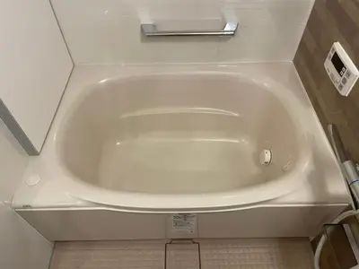 シンプルなのに収納力バツグンのユニットバス