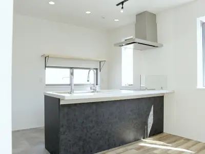 購入した一戸建てをシンプルで飽きにくいデザインに