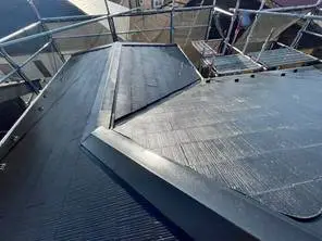 スレート屋根の塗装と一部葺き替え工事