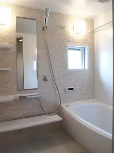 木目調を基調としたモダンでオシャレな空間