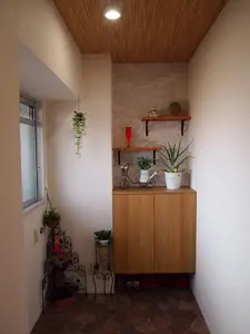 狭い玄関を広々とした空間に