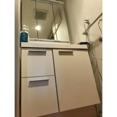 限られたスペースで収納充実の洗面化粧台