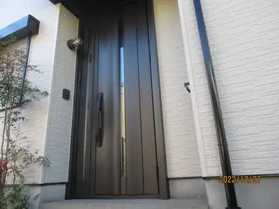 玄関ドアカバー工法