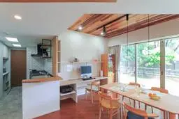 自然素材でコーディネートした築１９年のマンションリフォーム