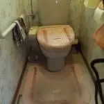 古く排水量が多いトイレから節水タイプに交換