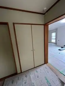 クロスを交換して室内が明るくなりました!