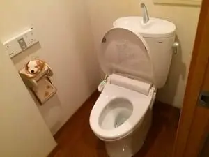 水漏れが発生していたトイレを交換