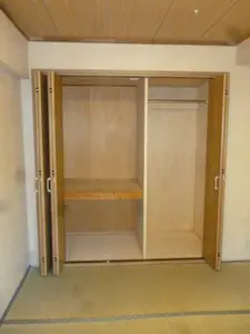 使いやすい３連ピポット・フルオープン兼用クローゼット