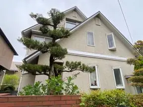 屋根と外壁で塗料を使い分け塗装