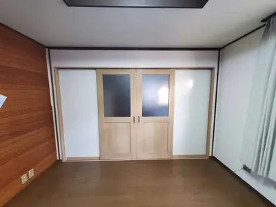 稼働間仕切りを引き分け戸に変更